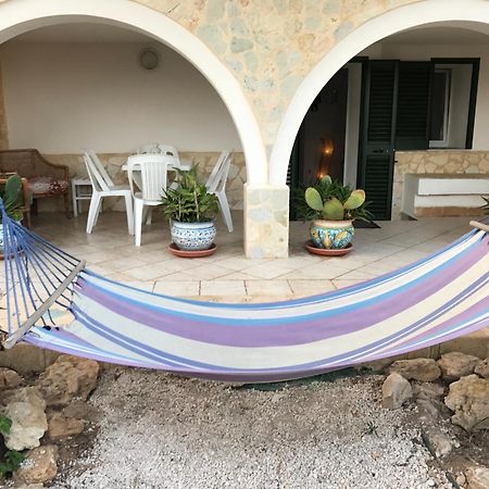 Villa Ceni: Seaside Apartments with Pool and Garden Marinella di Selinunte Exterior photo