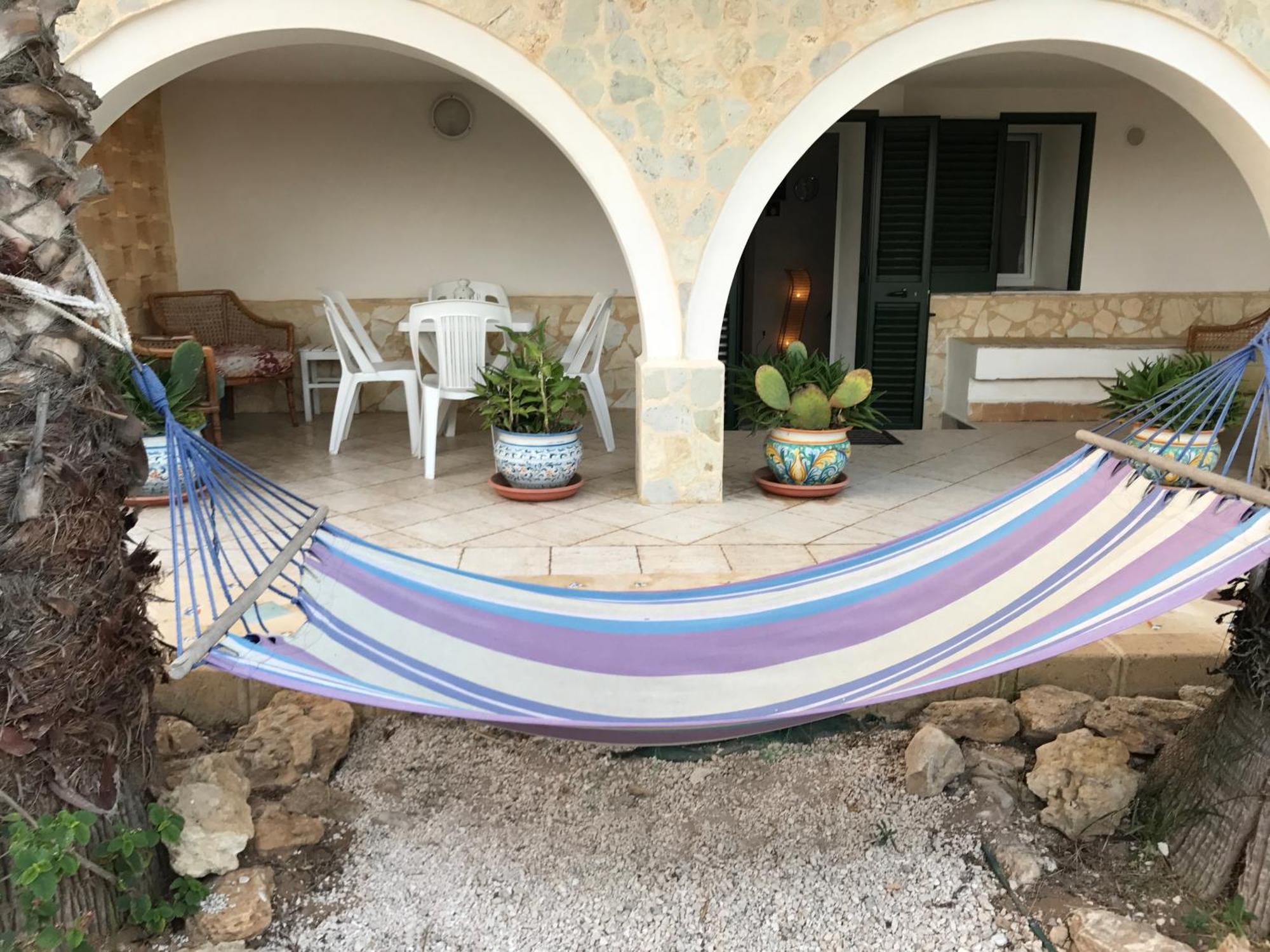 Villa Ceni: Seaside Apartments with Pool and Garden Marinella di Selinunte Exterior photo