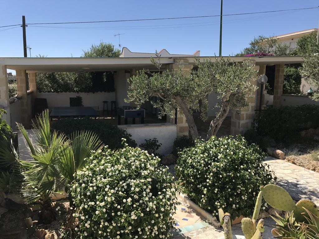 Villa Ceni: Seaside Apartments with Pool and Garden Marinella di Selinunte Exterior photo